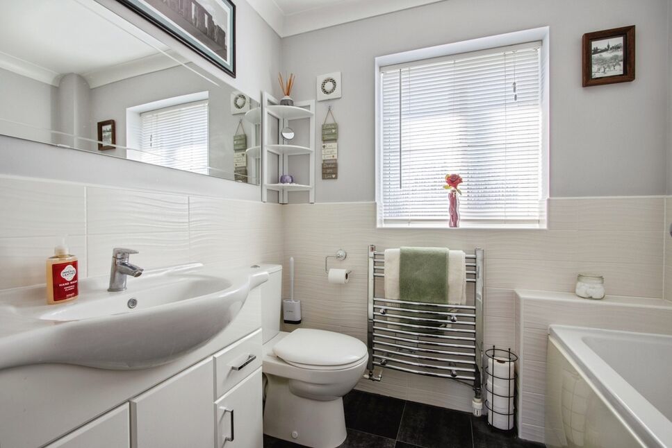 Bathroom / WC