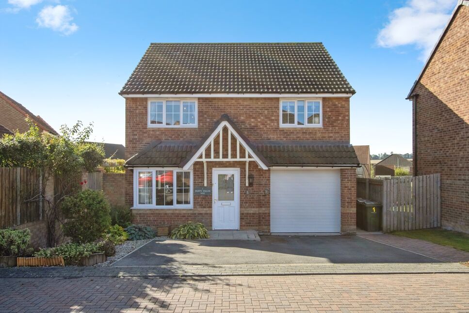 Main image of 4 bedroom Detached House for sale, Poppy Fields Way, Pontefract, West Yorkshire, WF8