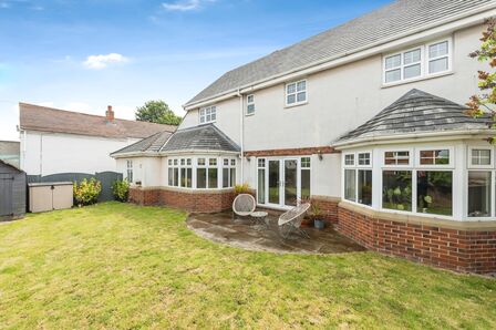 Wrights Lane, 4 bedroom Detached House for sale, £350,000