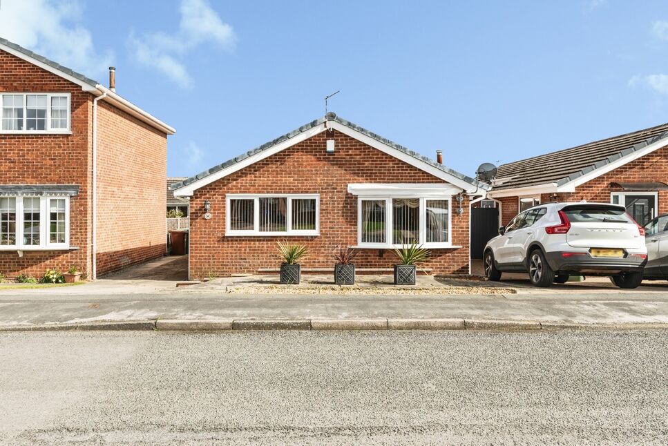 Main image of 2 bedroom Detached Bungalow for sale, Castlegate Drive, Pontefract, West Yorkshire, WF8