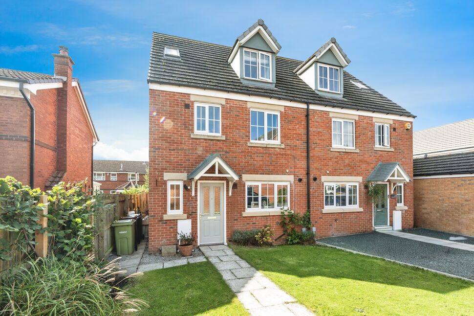 Main image of 4 bedroom Semi Detached House for sale, Holme Farm Way, Pontefract, West Yorkshire, WF8