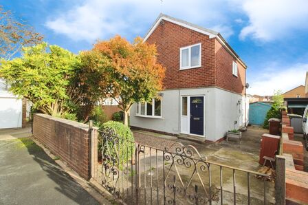 Avon Walk, 3 bedroom Detached House for sale, £245,000