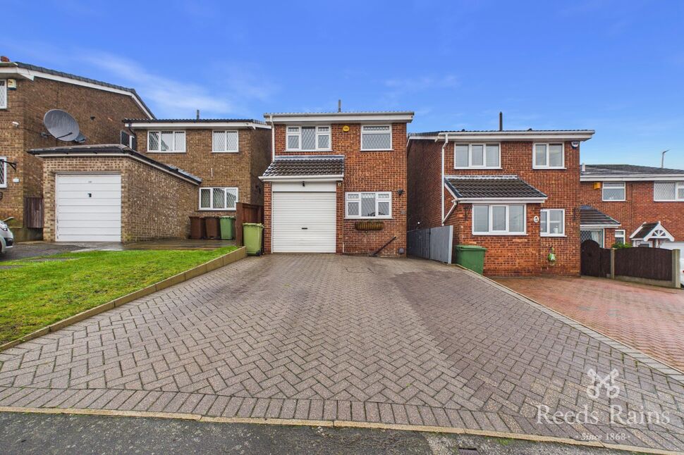 Main image of 3 bedroom Detached House for sale, Larks Hill, Pontefract, West Yorkshire, WF8