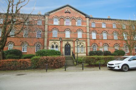 1 bedroom Flat for sale