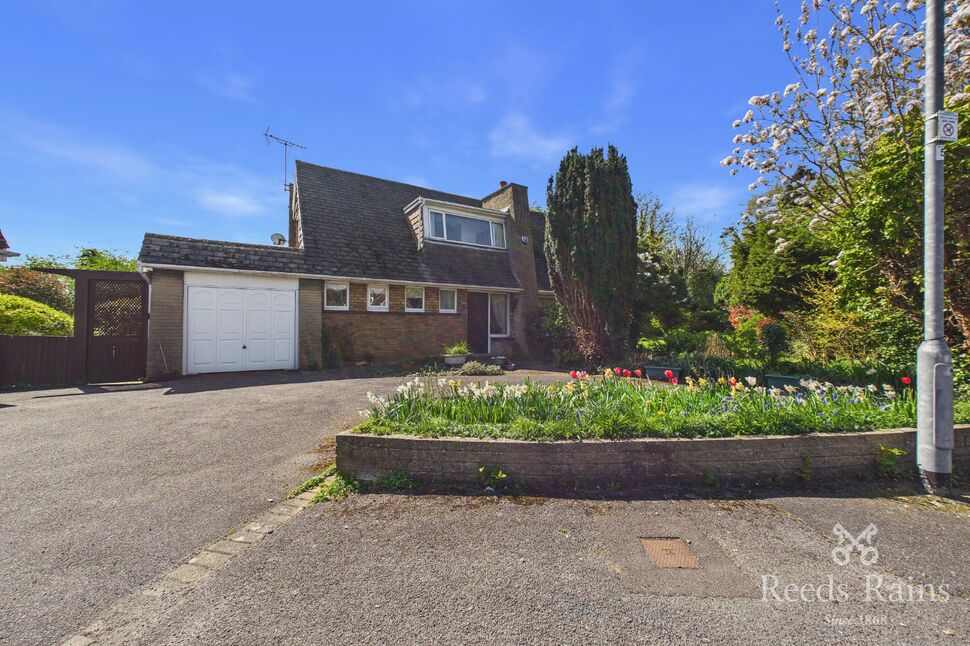 Main image of 4 bedroom Detached House for sale, Chestnut Grove, Carleton, West Yorkshire, WF8