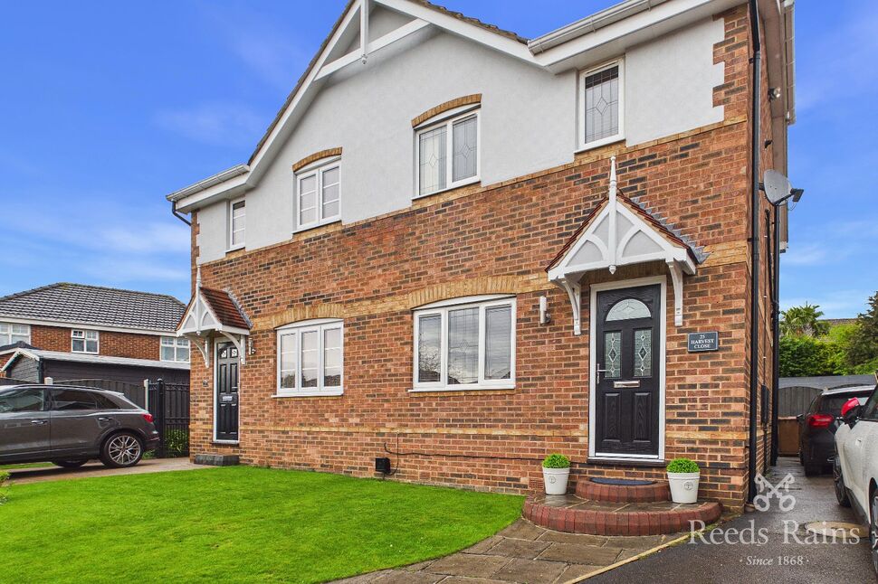 Main image of 3 bedroom Semi Detached House for sale, Harvest Close, Pontefract, West Yorkshire, WF8