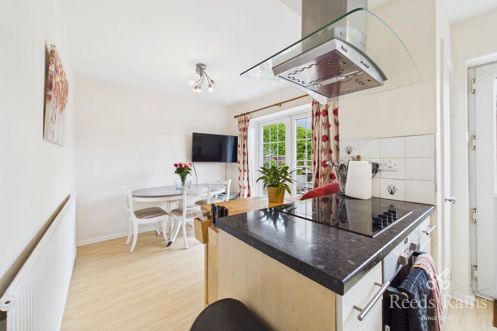 Kitchen / Living Area