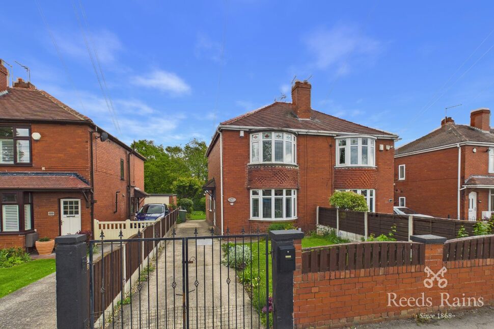 Main image of 2 bedroom Semi Detached House for sale, Southmoor Road, Hemsworth, West Yorkshire, WF9