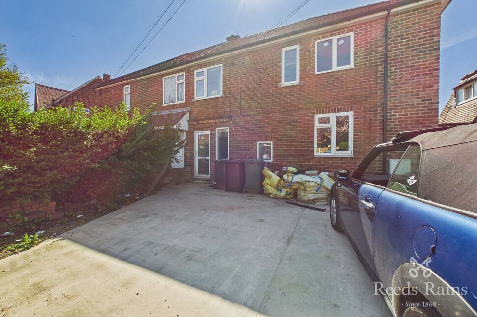 Main image of 3 bedroom Semi Detached House for sale, Rookhill Road, Pontefract, West Yorkshire, WF8
