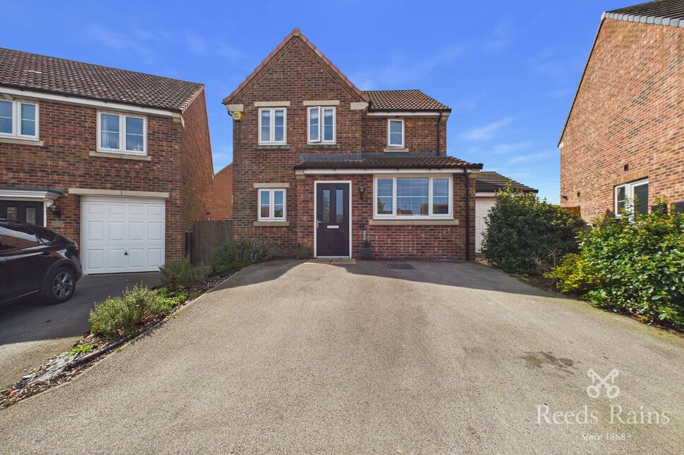 Main image of 3 bedroom Detached House for sale, Heather Drive, Pontefract, West Yorkshire, WF8
