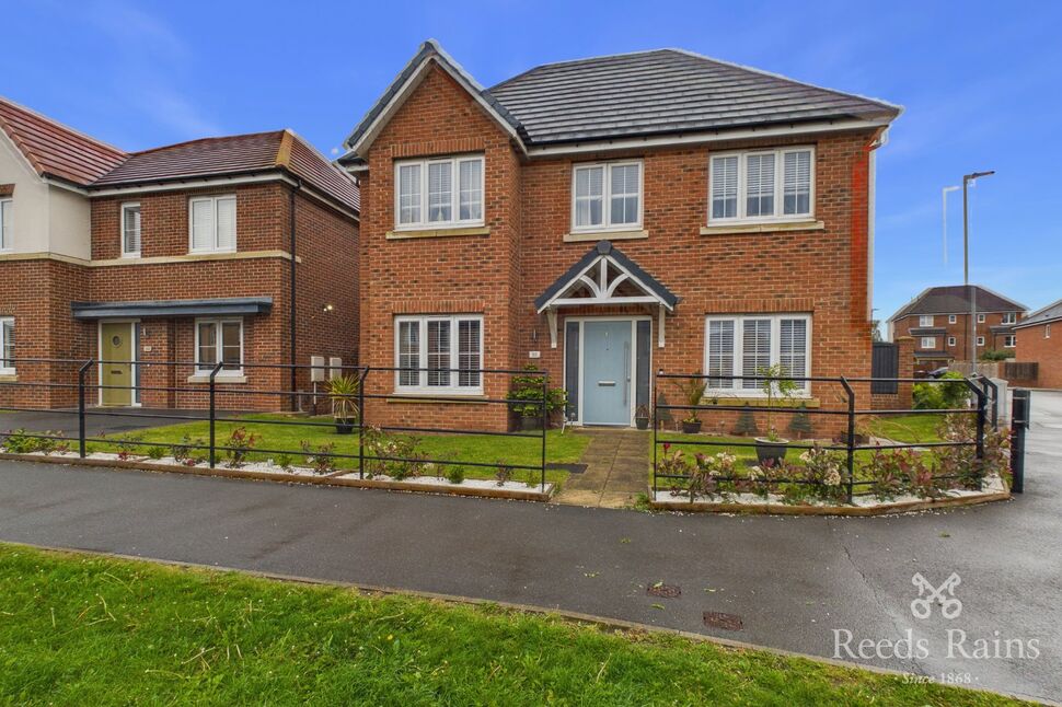 Main image of 4 bedroom Detached House for sale, Princes Drive, Pontefract, West Yorkshire, WF8
