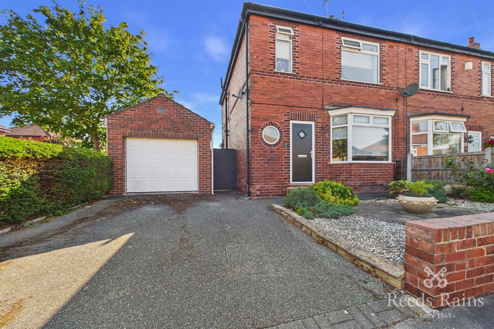 Main image of 3 bedroom Semi Detached House for sale, Portland Avenue, Pontefract, West Yorkshire, WF8