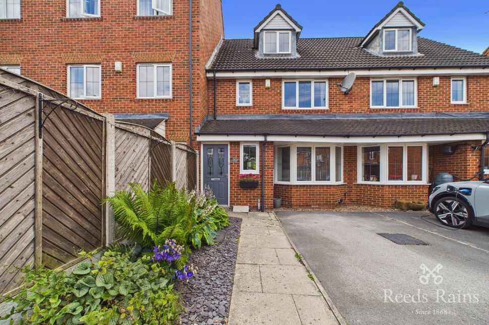 Main image of 3 bedroom Mid Terrace House for sale, Deans Court, Pontefract, West Yorkshire, WF8