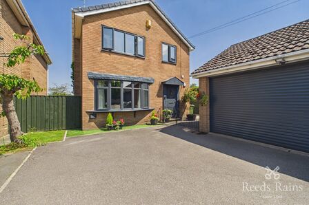Doncaster Road, 4 bedroom Detached House for sale, &pound;499,999