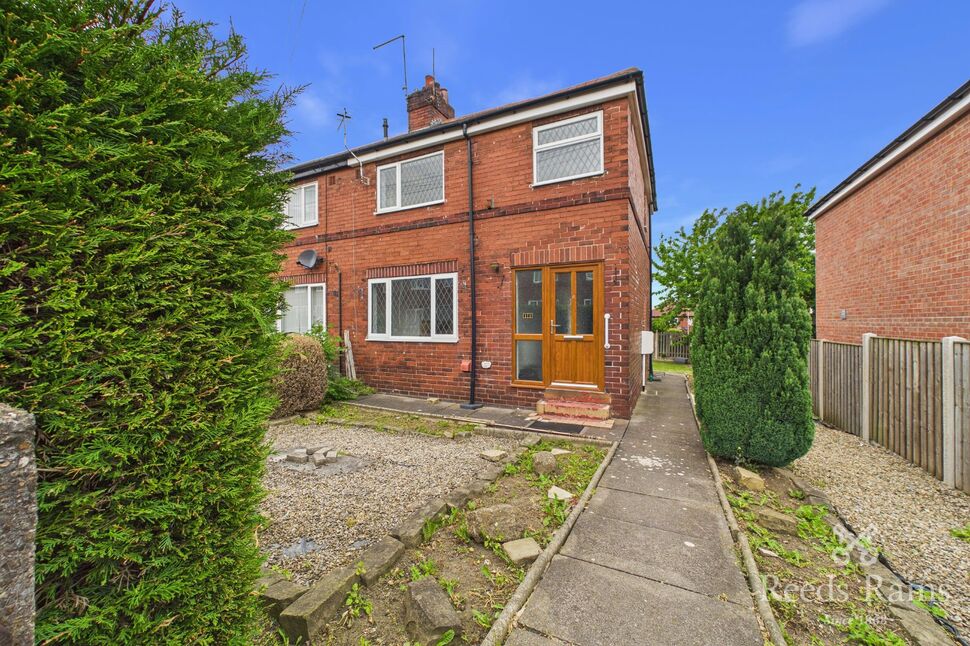 Main image of 3 bedroom End Terrace House for sale, Westbourne Crescent, Pontefract, West Yorkshire, WF8