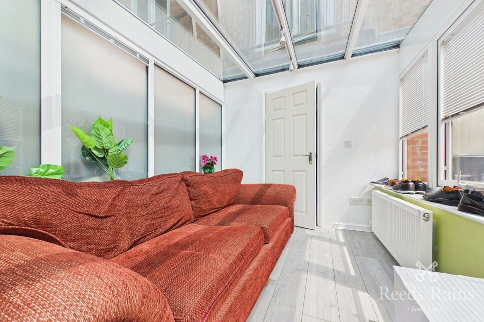 Conservatory / Ground floor lounge