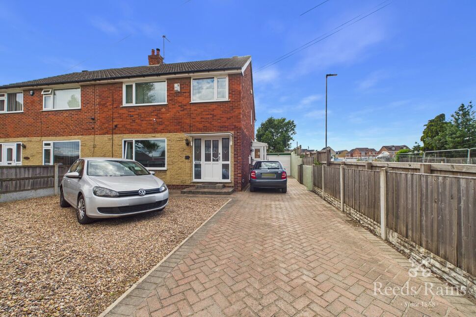 Main image of 3 bedroom Semi Detached House for sale, Womersley Road, Knottingley, West Yorkshire, WF11