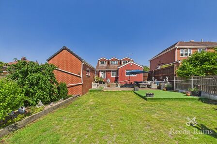 4 bedroom Detached Bungalow for sale