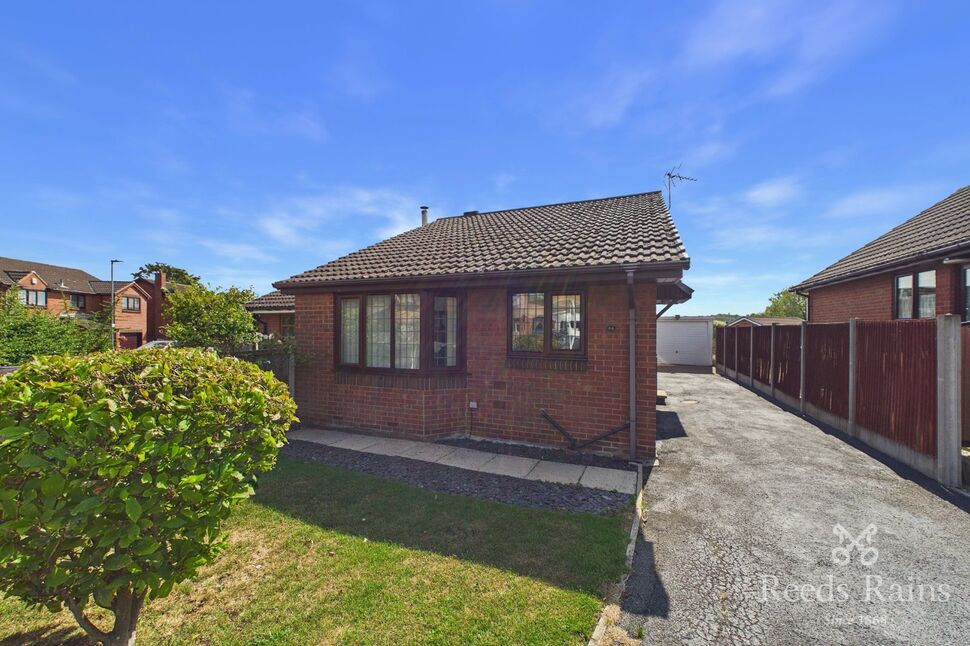 Main image of 2 bedroom Semi Detached Bungalow for sale, Holgate Road, Pontefract, West Yorkshire, WF8