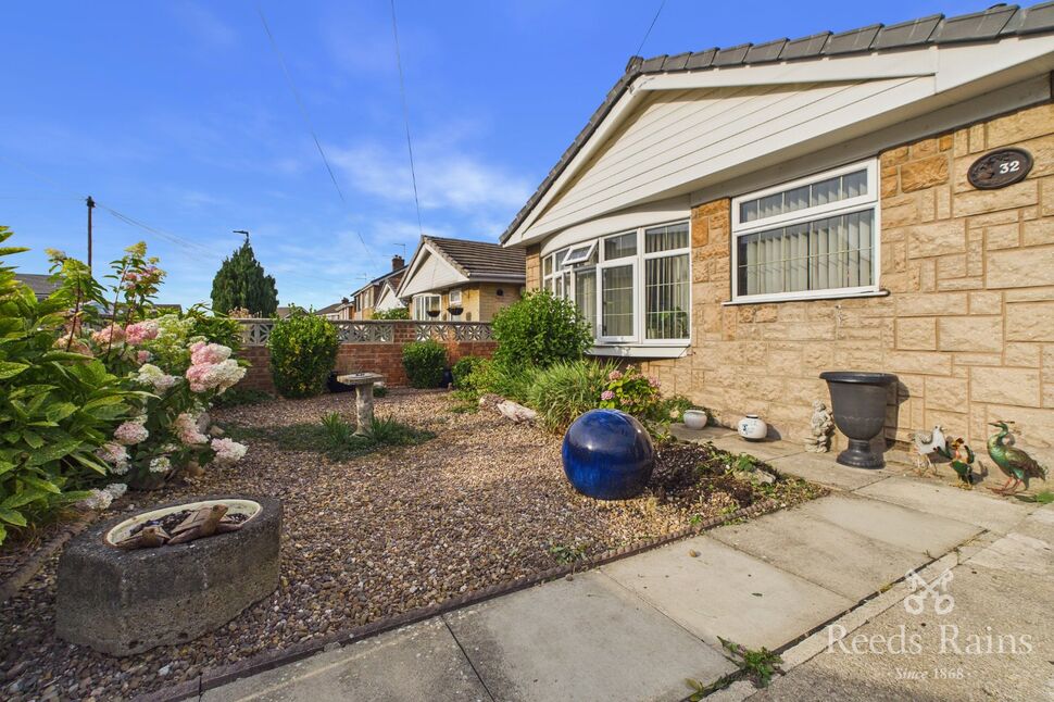 Main image of 3 bedroom Detached Bungalow to rent, Downland Crescent, Knottingley, West Yorkshire, WF11