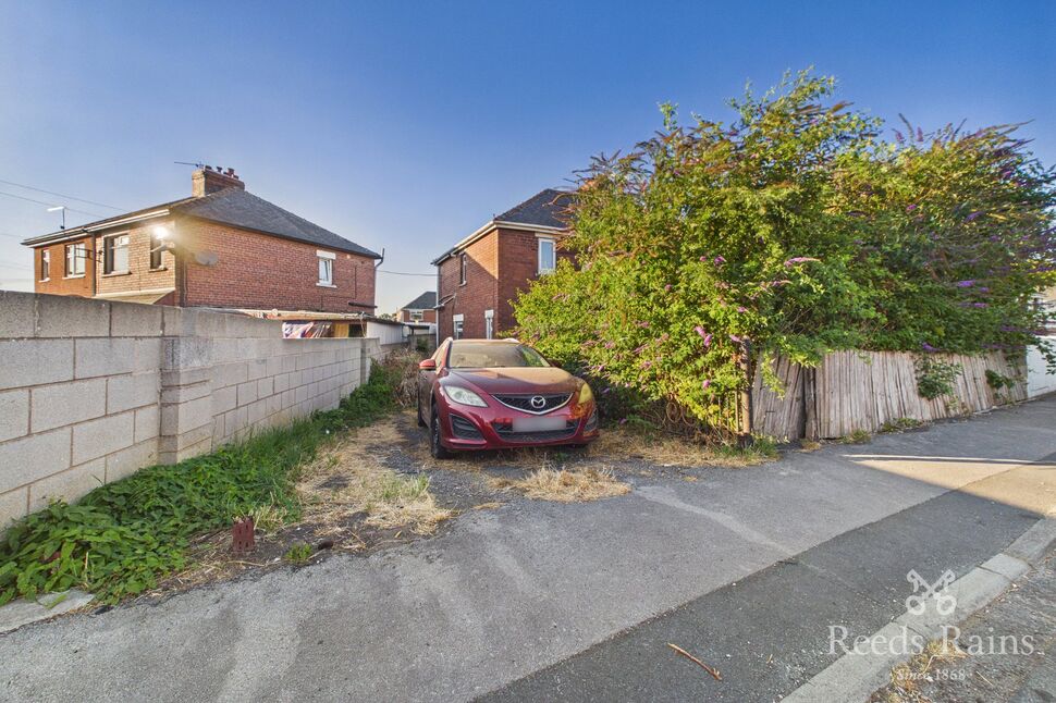 Main image of 3 bedroom Semi Detached House for sale, Eastfield Avenue, Knottingley, West Yorkshire, WF11