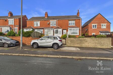 2 bedroom Mid Terrace House for sale