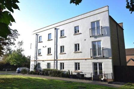 Gateway Terrace, 2 bedroom Flat to rent, &pound;1,200 pcm