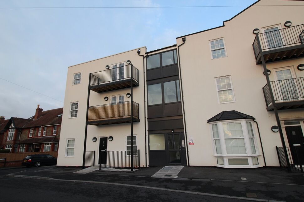 Main image of 2 bedroom  Flat to rent, Monmouth Road, Pill, Somerset, BS20