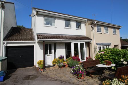 St Georges Close, 3 bedroom Semi Detached House for sale, £435,000