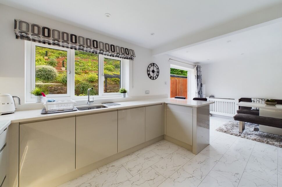 4 bedroom Detached House for sale, Drakes Way, Portishead, BS20 £700,000