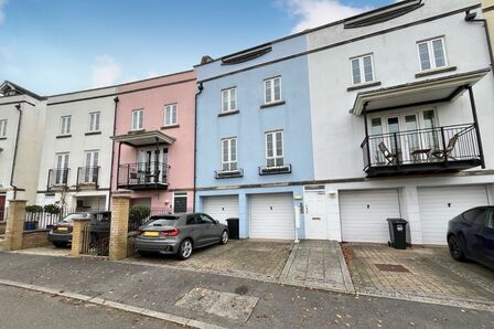 1 bedroom  Flat for sale