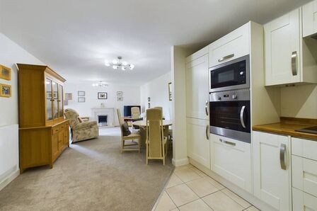Adlington House, 2 bedroom  Flat for sale, £270,000