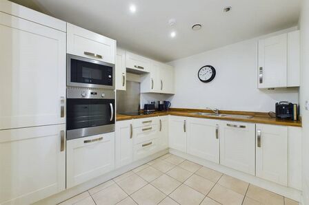 Adlington House, 2 bedroom  Flat for sale, £235,000