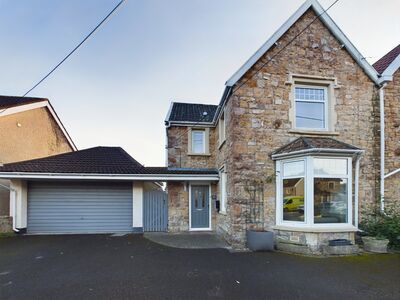 3 bedroom Detached House to rent
