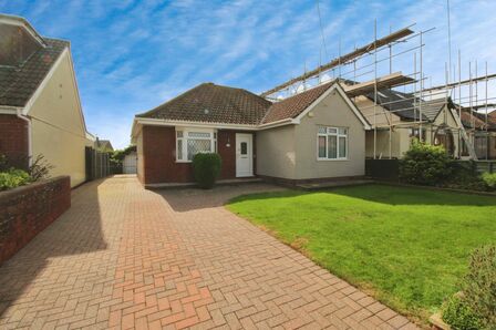 Down Road, 3 bedroom Detached Bungalow for sale, £515,000