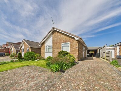 2 bedroom Detached Bungalow to rent