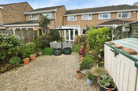 4 bedroom Mid Terrace House for sale