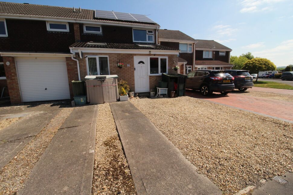 4 bedroom Mid Terrace House for sale