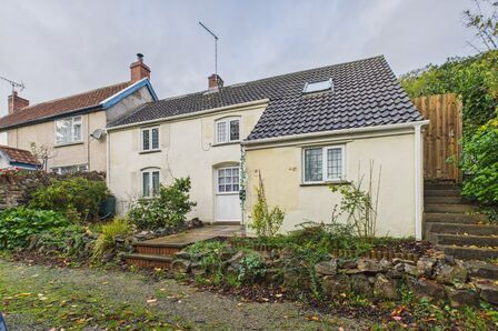 3 bedroom Semi Detached Property for sale