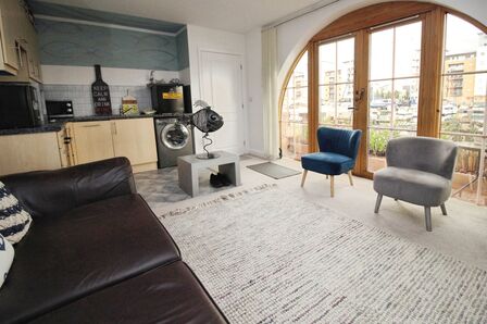 1 bedroom  Flat for sale