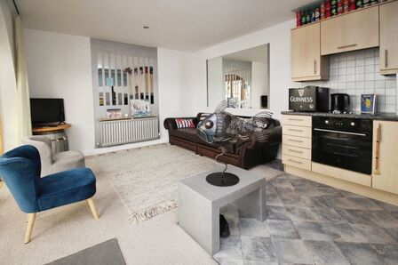 1 bedroom  Flat for sale