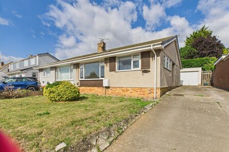 2 bedroom Semi Detached Bungalow to rent