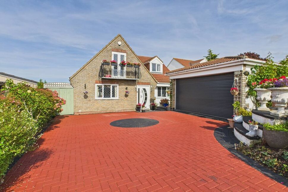 Main image of 3 bedroom Detached House for sale, Valley Road, Portishead, Bristol, BS20