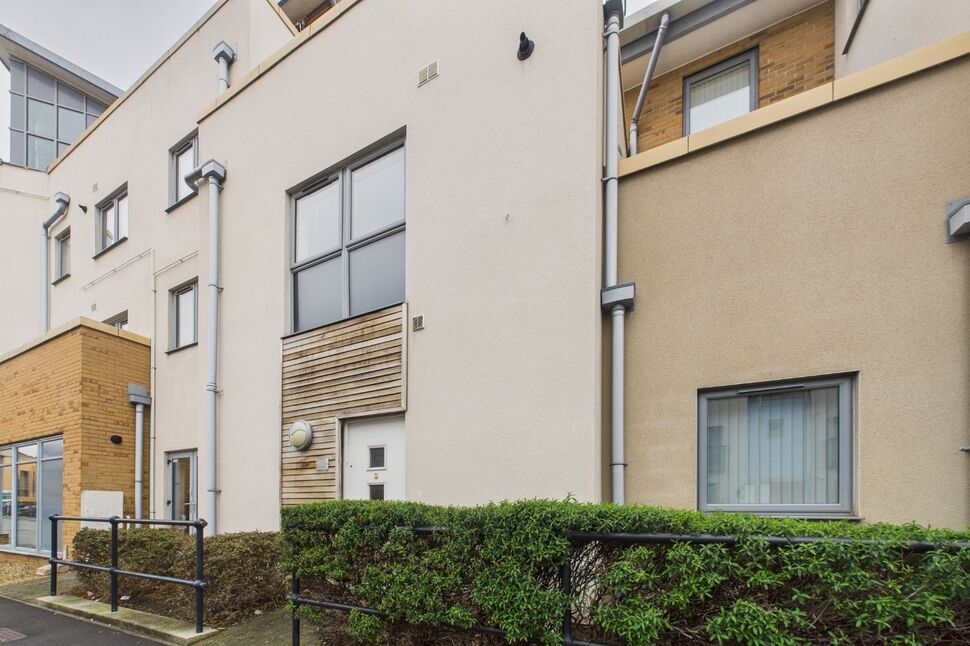 Main image of 2 bedroom Mid Terrace Flat to rent, Mizzen Court, Portishead, Somerset, BS20
