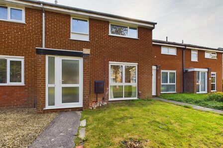 3 bedroom Mid Terrace House for sale