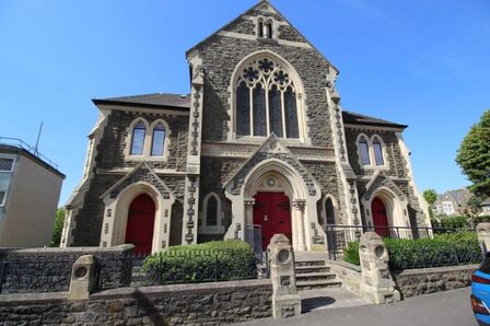 Lower Linden Road, 2 bedroom Flat to rent, &pound;1,200 pcm