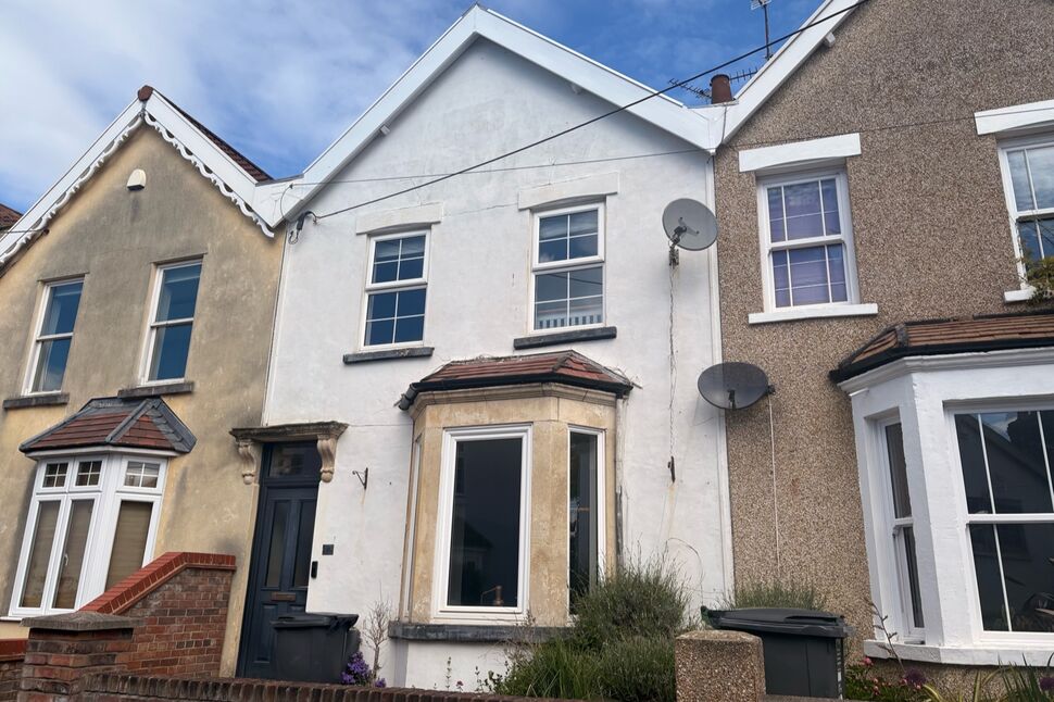 3 bedroom Mid Terrace House for sale