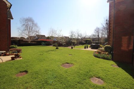 Brampton Way, 1 bedroom Flat for sale, &pound;140,000