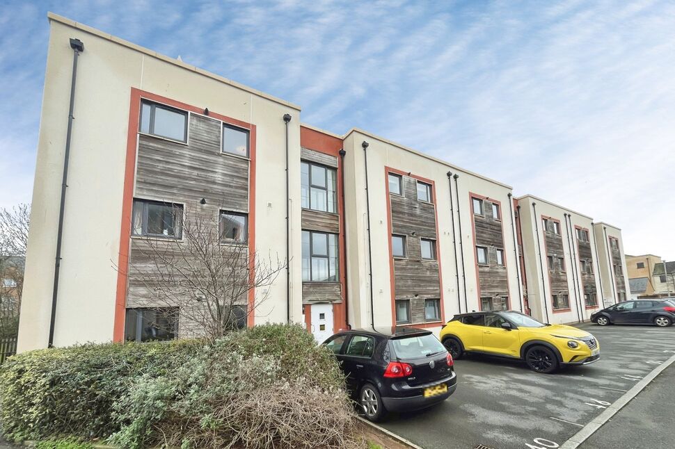 Main image of 2 bedroom Flat for sale, Newfoundland Way, Portishead, Bristol, BS20