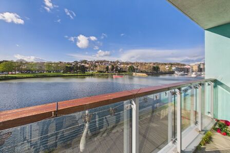 Martingale Way, 2 bedroom Flat for sale, &pound;329,000